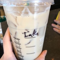 Photo taken at Starbucks by Ayaka T. on 9/5/2018