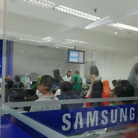 Photo taken at Samsung Service Center by wramd on 1/3/2016
