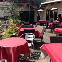 Das Foto wurde bei Amici Italian Restaurant, Courtyard &amp;amp; Wine Bar von Houman M. am 5/15/2014 aufgenommen