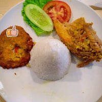 Das Foto wurde bei Betutu Lalah, Balinese Resto von Atilia J. am 10/25/2019 aufgenommen