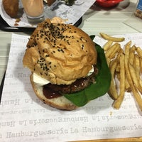 Foto tomada en La Hamburgueseria, hamburguesas artesanales  por Chio I. el 2/1/2019