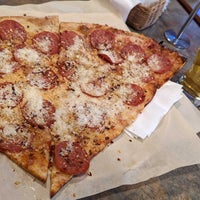 2/11/2023 tarihinde Ben F.ziyaretçi tarafından Bobby G&amp;#39;s Pizzeria'de çekilen fotoğraf