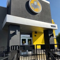 Photo taken at Buffalo Wild Wings by R C. on 11/12/2019