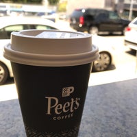 รูปภาพถ่ายที่ Peet&amp;#39;s Coffee &amp;amp; Tea โดย R C. เมื่อ 7/3/2018