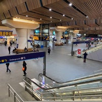 Photo taken at Platform 4 by R C. on 11/21/2021
