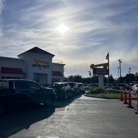 Photo taken at In-N-Out Burger by R C. on 2/3/2023