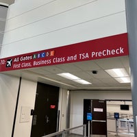 Photo taken at TSA Security Checkpoint by Shinji S. on 8/28/2022