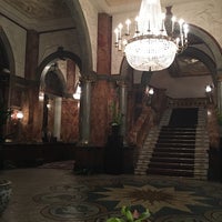 รูปภาพถ่ายที่ Hotel Russell โดย Effie B. เมื่อ 2/27/2016