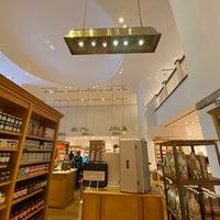 Photo taken at Williams-Sonoma by YoungDae K. on 7/24/2023