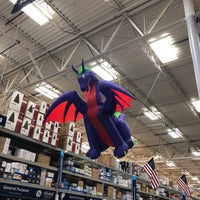 Photo taken at Lowe&amp;#39;s by Will P. on 8/25/2018