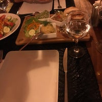 4/19/2019에 Uygar K.님이 Cosy Wine &amp;amp; Dine에서 찍은 사진