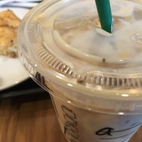 Photo taken at Starbucks Coffee 南町田グランベリーモール店 by yoshi on 6/7/2016