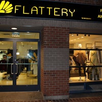 6/17/2016にFlattery Fashion and Alterations ShopがFlattery Fashion and Alterations Shopで撮った写真