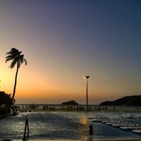 Foto diambil di Tamacá Beach Resort Hotel oleh Derek F. pada 12/24/2015