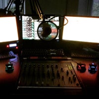 Das Foto wurde bei Ground FM von Wout v. am 8/5/2015 aufgenommen