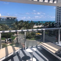 Foto diambil di AC Hotel by Marriott Miami Beach oleh Duane pada 5/9/2022