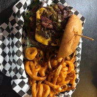 Foto scattata a Mixed Up Burgers da Duane il 1/1/2022