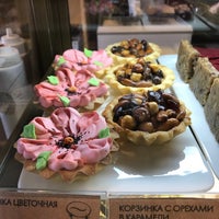 Photo taken at The Coffee Bean &amp;amp; Tea Leaf by Кос М. on 5/2/2018