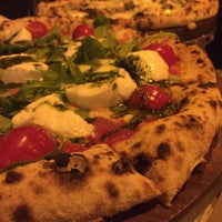 Foto tomada en Finzione da Pizza  por Hungry K. el 1/9/2017