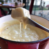 3/6/2018 tarihinde Hungry K.ziyaretçi tarafından Swiss Restaurant'de çekilen fotoğraf