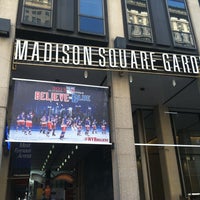 Das Foto wurde bei Madison Square Garden von Laura C. am 5/12/2013 aufgenommen
