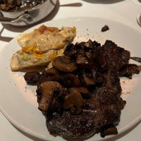 Photo taken at Fleming&amp;#39;s Prime Steakhouse &amp;amp; Wine Bar by Mike P. on 11/4/2021