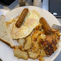 Photo taken at Pearl Diner by Mike P. on 2/28/2020