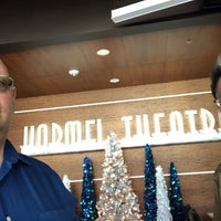 รูปภาพถ่ายที่ Phoenix Theatre โดย Christopher G. เมื่อ 12/31/2017