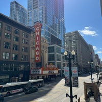 รูปภาพถ่ายที่ The Chicago Theatre โดย Chao Z. เมื่อ 3/27/2024