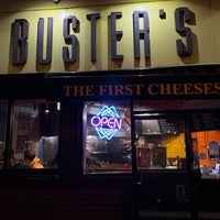 รูปภาพถ่ายที่ Busters Cheesesteak โดย Chris C. เมื่อ 12/27/2021