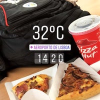 Foto diambil di Pizza Hut oleh Fernando B. pada 10/15/2017