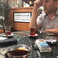 รูปภาพถ่ายที่ Coffeeland โดย Ömer เมื่อ 7/31/2017