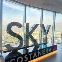 Foto diambil di Sky Costanera oleh Alan G. pada 11/24/2023