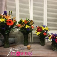 Foto tirada no(a) Fantasy Flowers por Nancy W. em 4/13/2018