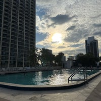 Foto diambil di Miami Marriott Biscayne Bay oleh Stacy 😁 C. pada 1/30/2024