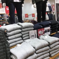 Photo taken at UNIQLO by 帰ってきた単身赴任 on 12/24/2018