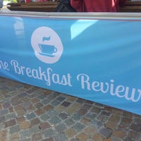 Снимок сделан в The Breakfast Review coffee point пользователем francesca q. 9/30/2012