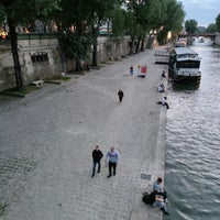 Photo taken at Berges de Seine – Rive gauche by Richard Y. on 7/6/2021