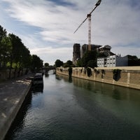 Photo taken at Berges de Seine – Rive gauche by Richard Y. on 5/7/2020