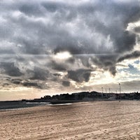 Foto diambil di Praia de Santo Amaro de Oeiras oleh Jorge B. pada 1/7/2013