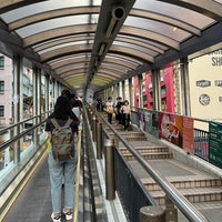 Photo taken at Central-Mid-Levels Escalator and Walkway System by Vincent C. on 10/3/2022
