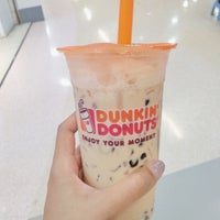 Photo taken at Dunkin&#39; Donuts by bbububabe on 7/28/2014