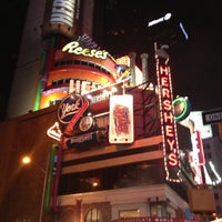 Foto tomada en The Manhattan at Times Square Hotel  por Oksana B. el 5/12/2013