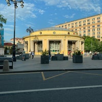 Photo taken at Центральная площадь Замоскворечья by Vladimir D. on 6/16/2020