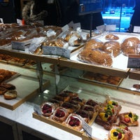 paris baguette bakery in