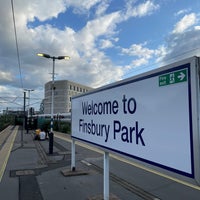 Photo taken at Finsbury Park Railway Station (FPK) by ,mogs on 7/29/2023