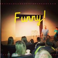 รูปภาพถ่ายที่ National Comedy Theatre โดย Jennifer B. เมื่อ 7/7/2013