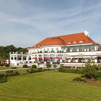 Foto tirada no(a) ATLANTIC Grand Hotel Travemünde por ATLANTIC Grand Hotel Travemünde em 6/20/2016
