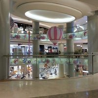 uniqlo kota kasablanka
