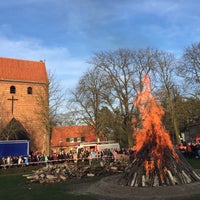 Photo taken at Osterfeuer Frohnau by Lars M. H. on 3/26/2016